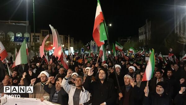 تجلی «قیام لیل» در فامنین؛ ۵۵ شب ایستادگی و بیعت با رهبری در قلب خیابان‌ها