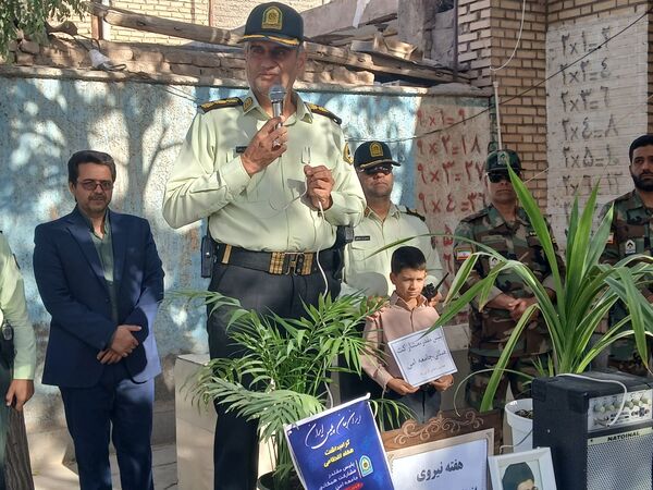 گرامیداشت هفته نیروی انتظامی در مدرسه امید شهرستان خلیل آباد