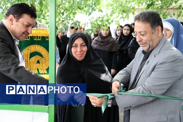 افتتاح چایخانه‌ای برای ادای احترام به حضرت رضا(ع) در دبیرستان دخترانه مطهره منطقه ۱۴