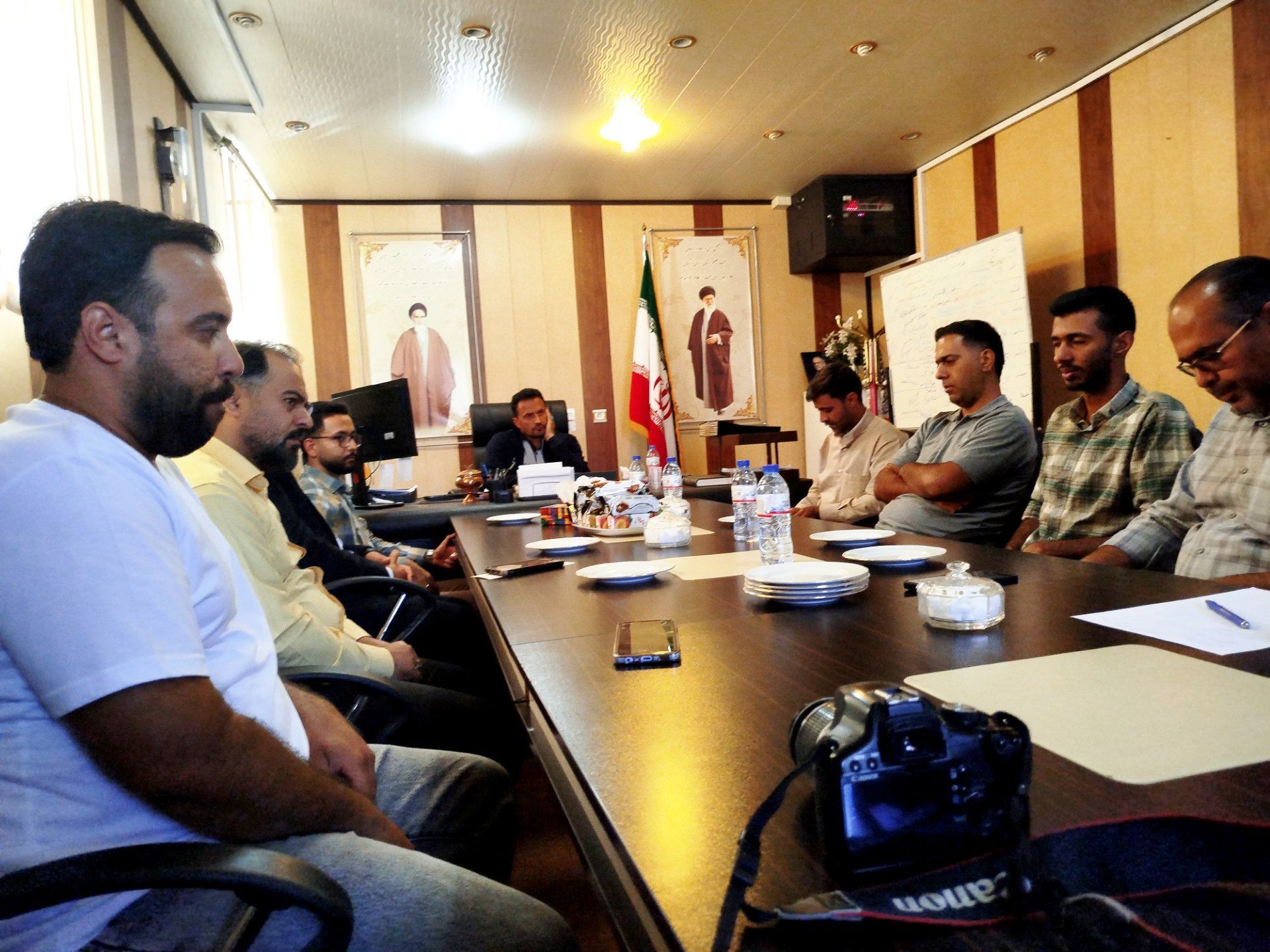 هیچ کاری تنها انجام نمی‌شود مگر با همدلی و هم‌افزایی