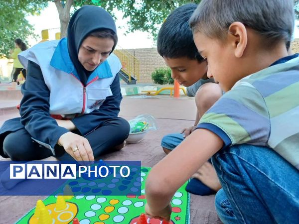 جشن غدیرخم توسط تیم‌های سحر هلال احمر در روستای زلزله‌زده محمدیه