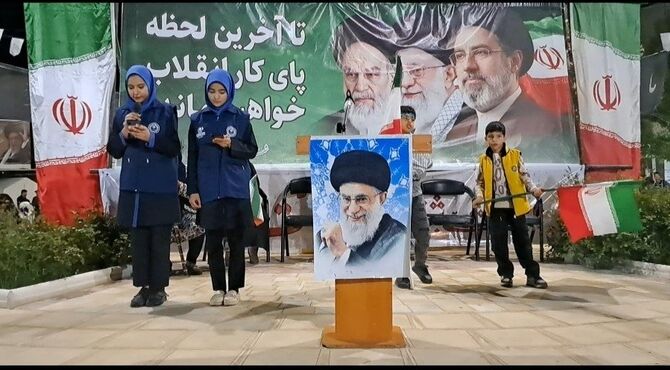 اجرای زنده نمایش خیابانی «مدرسه شجره طیبه میناب« توسط پیشتازان شهرستان راز و جرگلان
