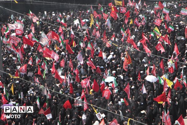 آخرین وداع با قائد شهید: پیکر مطهر آیت‌الله سیدعلی‌خامنه‌ای در میان سیل عاشقان به مصلی تهران رسید 