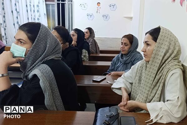 نشست انجمن اولیا و مربیان مدرسه غیردولتی جهان تربیت