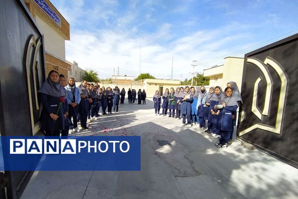 قدردانی از دبیران آموزشگاه نمونه دولتی فدک فاروج در هفته معلم