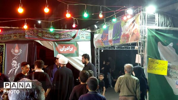 در سوگ یاور غریب؛ تجمع عظیم عزاداران در قاسم‌آباد مشهد در شب تاسوعا