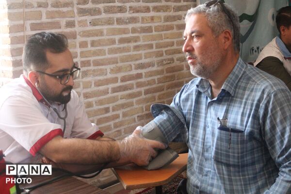 کمپین اندازه گیری فشار خون در نیشابور 