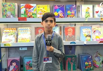  نوشت افزار ملی در دستان دانش آموز ایرانی