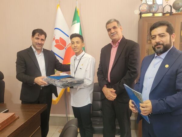 دیدار معاون پرورشی و فرهنگی اداره‌کل آموزش و پرورش استان اصفهان با اعضای مجلس دانش آموزی اصفهان