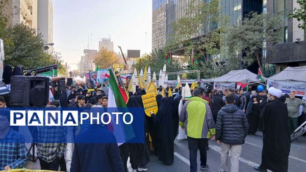 قاب‌هایی از خروش نسل بیدار
