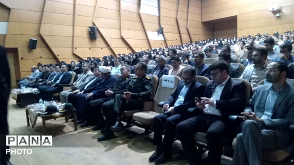آیین گرامیداشت هفته معلم و تجلیل ازمعلمین زحمت کش  شهرستان کوهدشت 