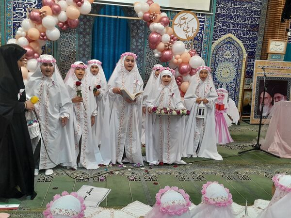 جشن بهار بندگی و موهبت مکلف شدن دختران دانش‌آموز منطقه پردیس