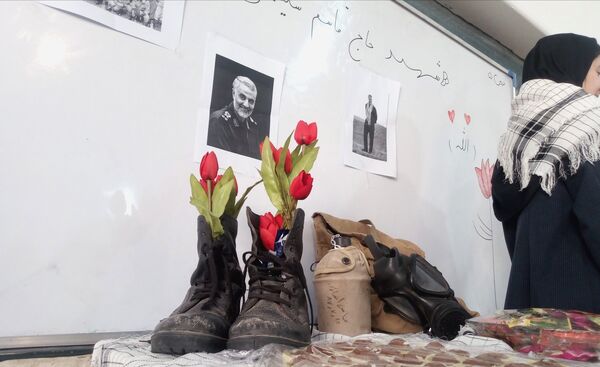 کلاس آمادگی و دفاعی با رنگ و بوی شهدا در دبیرستان فاطمیه