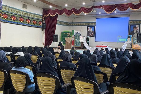 اعزام دانش‌آموزان دختر ورامینی به اردوی معنوی راهیان نور