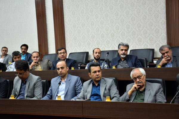 نشست هم‌اندیشی معاون استاندار با موسسان و مدیران مدارس غیردولتی تربت حیدریه 