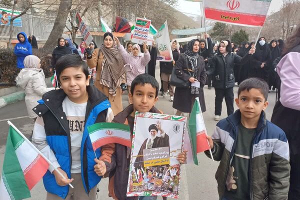 ۲۲بهمن تجلی شور، هیجان، ایستادگی و وطن دوستی در رودهن