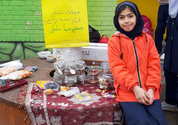 برپایی بازارچه نوروزی در دبستان شهید عباسی مشهد