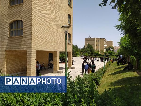 رقابت داوطلبان کنکور رشته تجربی در دانشگاه قم