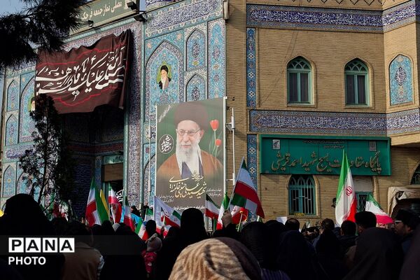 بیعت مردم قرچک با سومین رهبر نظام مقدس جمهوری اسلامی ایران
