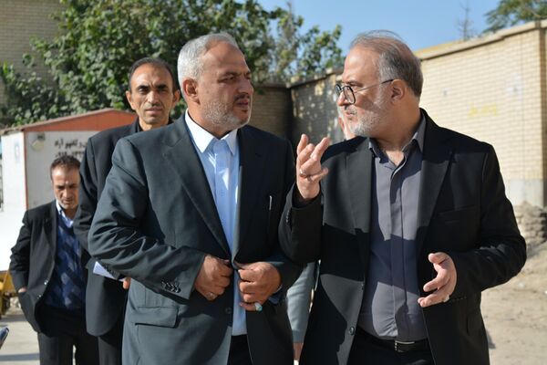 بازدید مدیران‌کل آموزش و پرورش و سازمان نوسازی مدارس استان تهران از زمین چمن روستای اورین