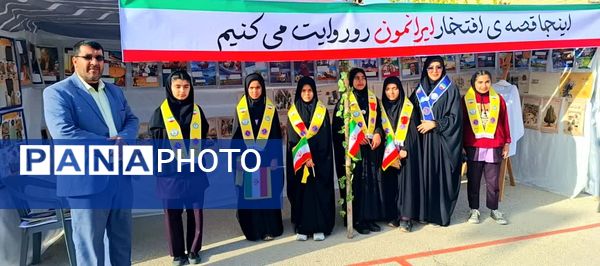 وقتی مدرسه صحنه انقلاب شد؛ زنگی که با سرود و افتخار نواخته شد