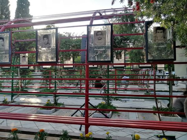  بزرگداشت شهدای ۱۵خرداد در گلزار شهدای شیراز