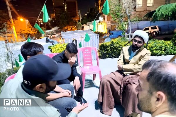  کافه گفتگو نوجوانان مبارز رودهن در تجمعات مردمی شبانه