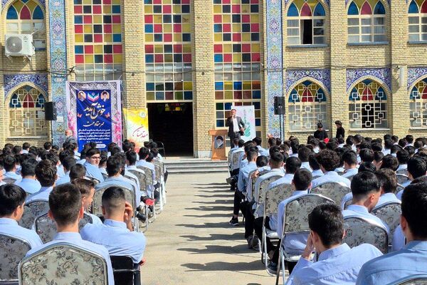مراسم آغاز سال تحصیلی جدید در دبیرستان ماندگار شهید مدرس
