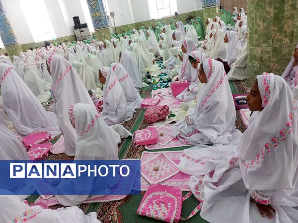 برگزاری جشن تکلیف دو هزار دانش‌آموز دختر سوم ابتدایی در میناب