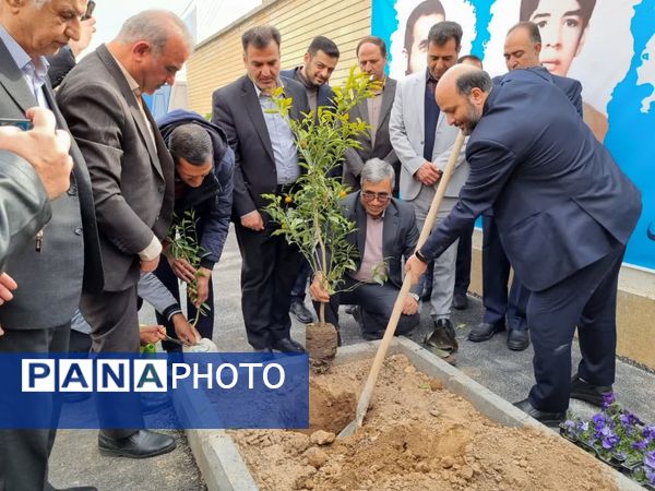 مراسم افتتاحیه مدرسه خیرساز شهیدان بارفروش در کاشان