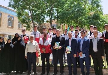 تجلیل از دانش‌آموزان حائز رتبه ناحیه 3 اصفهان در طرح «دادرس»