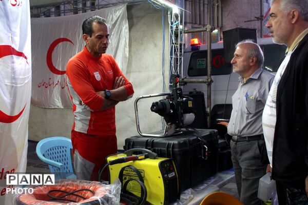 آموزش امداد و نجات در قلب همدان؛ میدان امام میزبان فعالیت‌های جمعیت هلال‌احمر شد