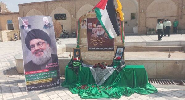 میز خدمت مسئولان شهرستان خلیل آباد در مصلی نماز