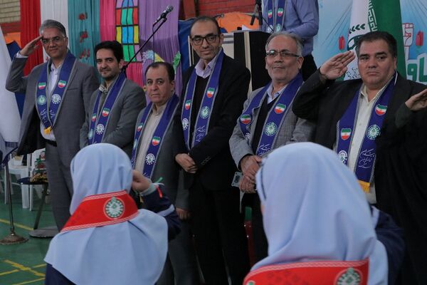 بهارستان دو صحنه همفکری، همدلی و همکاری پیشتازان در همایش یاوران انقلاب