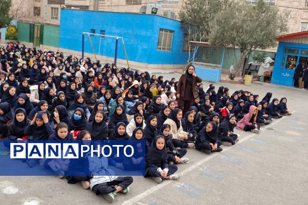 جشن ولادت منجی، در مدرسه مریم بهارستان دو