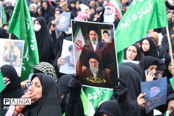 مراسم باشکوه بیعت مردم همدان با رهبر جدید انقلاب اسلامی 