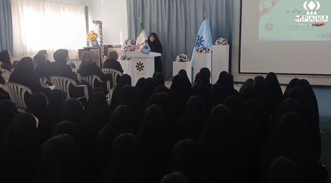 جشن جوانه ها در دبیرستان فرزانگان قم