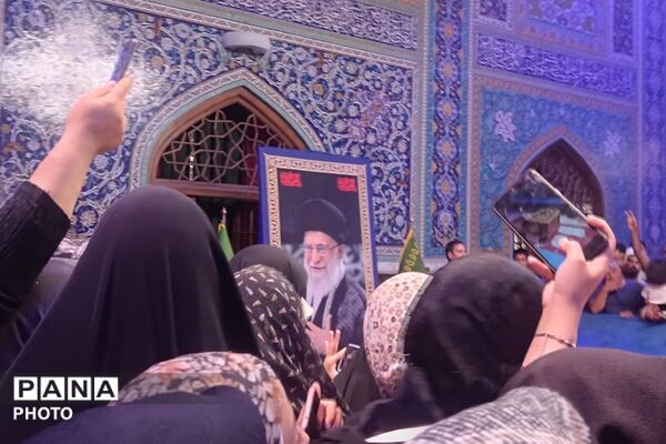 میثاق دوباره مردم جانفدا با رهبر شهید در حرم رضوی 