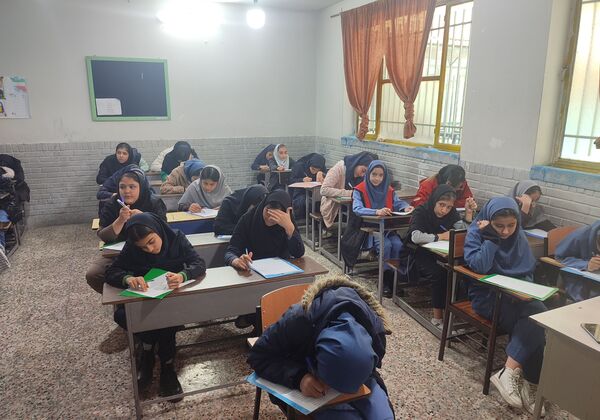 برگزاری امتحان نوبت اول در دبیرستان دخترانه میثاق