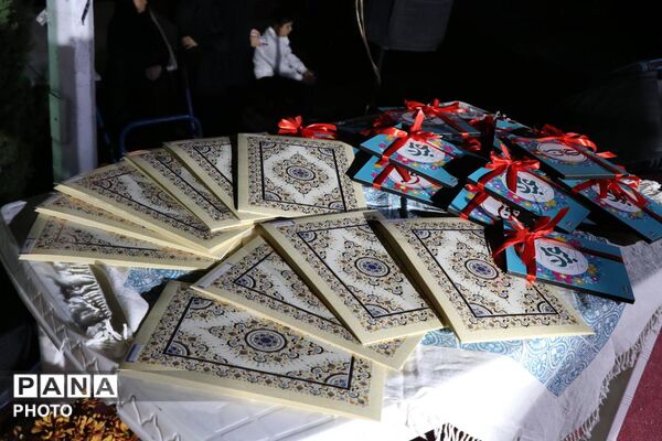 قدردانی از معلمان در قلب شهر؛ توسط آموزش و پرورش منطقه ۱۲