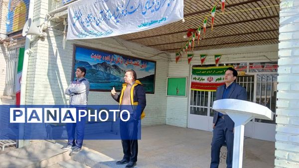 آیین تجلیل و قدردانی از برترین‌های مسابقات فوتسال درون مدرسه‌ای در دبیرستان امام رضا (ع) 