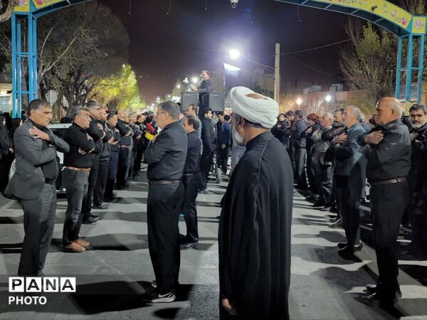 عزاداری مردم ابرکوه در شب های قدر و سوگ رهبر معظم انقلاب
