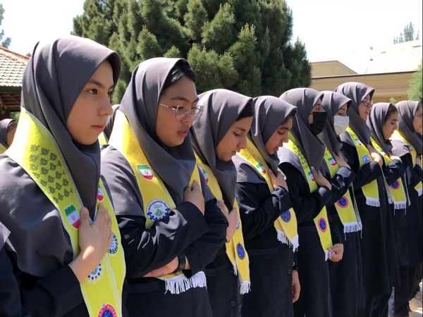 بازدید ارزیاب سازمان دانش‌آموزی کشور از دبیرستان تشکیلاتی المهدی ناحیه ۵ مشهد