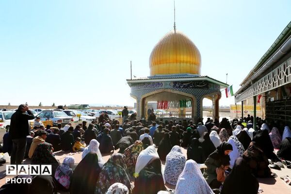 تجدید عهد با آرمان های رهبر شهید انقلاب در نماز جمعه فشافویه
