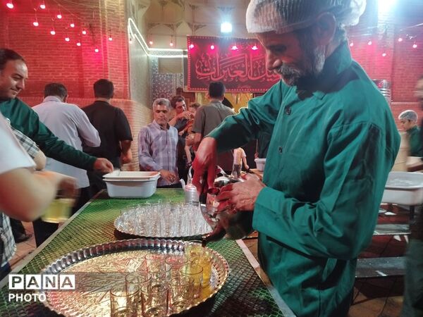 در سایه‌سارِ ذکرِ آلِ محمد؛ خدمت به خاطرِ مهرِ حضرت زهرا (س)