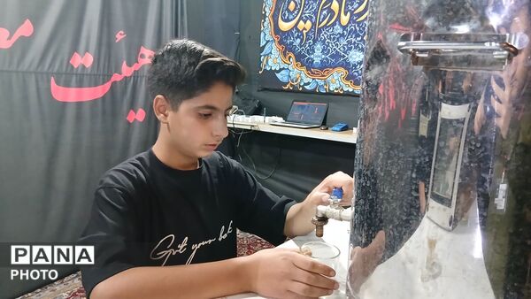 حضور پرشور مردم هیو در شب دهم محرم