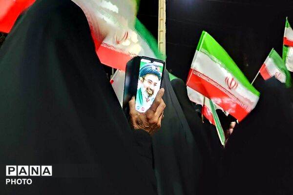 جهاد حضور در خیابان ادامه دارد