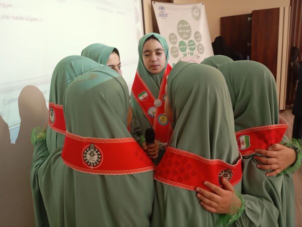 مراسم  تحلیف پیشتازان چهارمی در دبستان آرمینه مصلی نژاد 