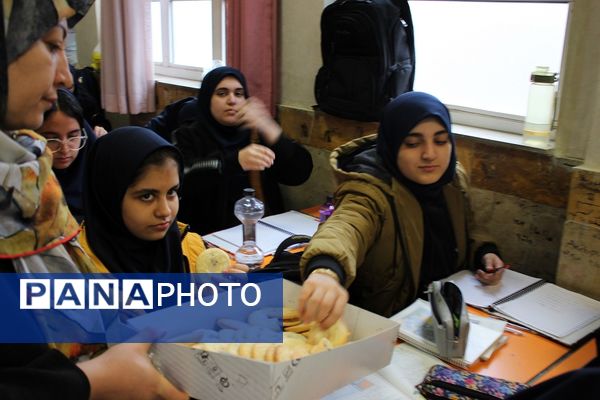 برگزاری جشن مبعث پیامبر اکرم (ص) در مدرسه هیات امنایی حضرت معصومه (س) ناحیه 4 کرج