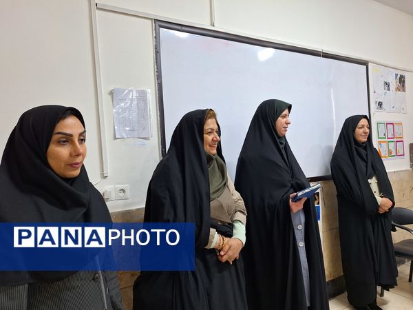 بازدید مدیرکل آموزش و پرورش استان اصفهان از مدرسه حضرت زینب (س) ناحیه ۴ (در طرح نماد)